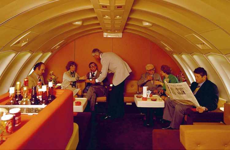 Decoração de grande estilo a bordo de um Boeing 707
