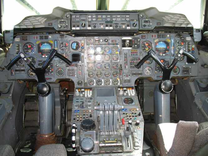 A cabine de controle do Concorde era extremamente complexa