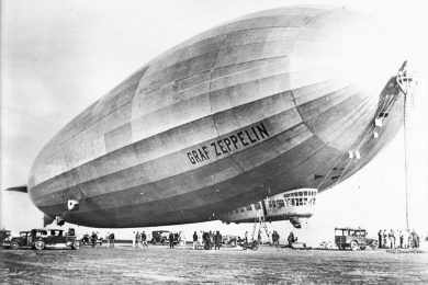 Graf Zeppelin nos procedimentos finais de pouso