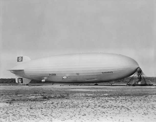 As suásticas nazistas foram empregadas no Hindenburg em 1936