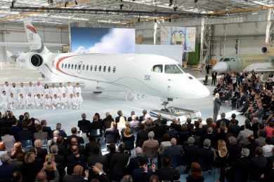 Roll-out do Dassault Falcon: o novo jato foi apresentado para mais de 400 pessoas na França (Foto - Dassault)