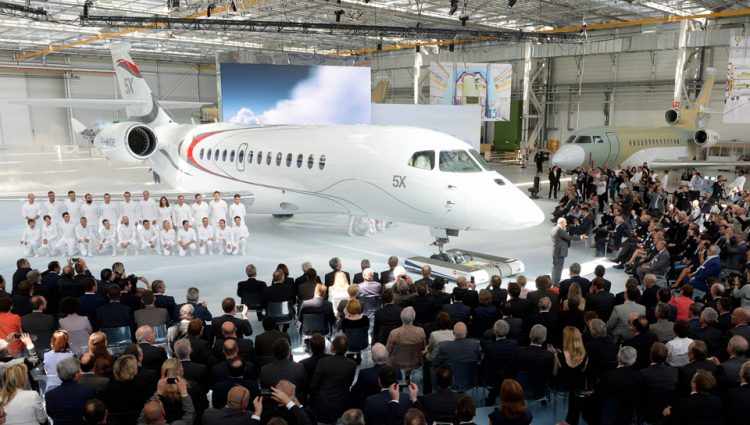 Roll-out do Dassault Falcon: o novo jato foi apresentado para mais de 400 pessoas na França (Foto - Dassault)