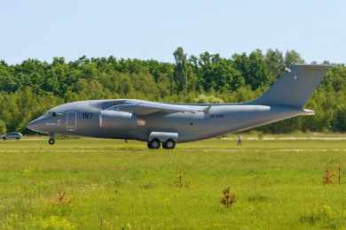 A aeronave do leste europeu é o concorrente direto do Embraer KC-390 (foto - Antonov)