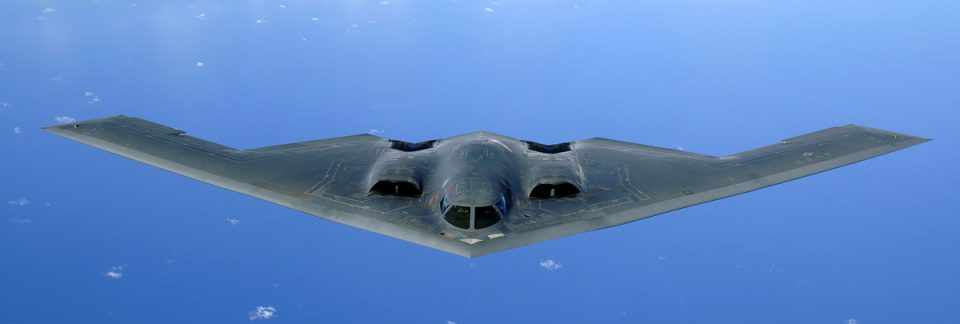 Avião mais misterioso da atualidade, o bombardeiro B-2 é um projeto avançado de "asa-voadora" (Foto - USAF)