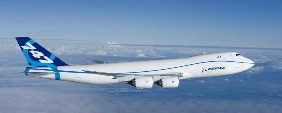Lançado em 1969, o 747 fica mais avançado e maior a cada geração. A versão mais recente, a "800", pode levar quase 600 passageiros (Foto - Boeing)