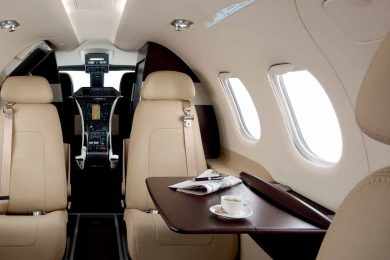 A Aero Seating Technologies já desenvolveu algumas versões de interiores para os jatos Phenom (Foto - Embraer)