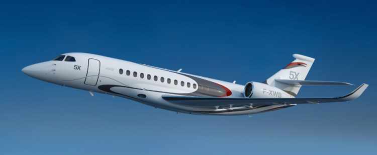 O avião francês concorre com o jato brasileiro Embraer Legacy 650 (Foto - Dassault)