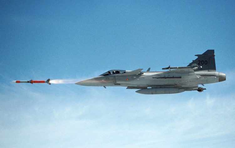 O Gripen C/D é diferente da versão "NG", que será entregue a FAB a partir de 2019 (Foto - Força Aérea da Suécia)