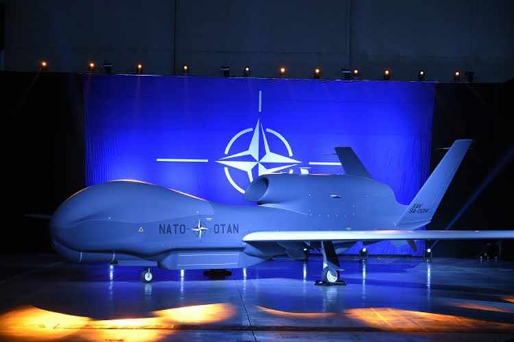 A OTAN vai iniciar as operações militares com o Global Hawk apenas em 2016