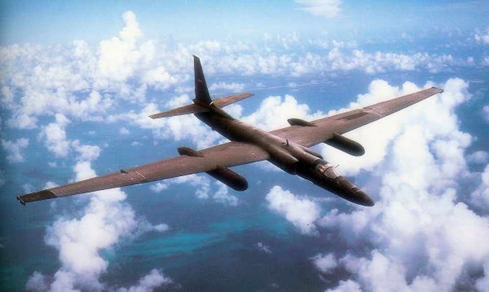 O U-2 atinge a velocidade máxima de 690 km/h e pode alcançar até 24 mil metros de altitude (Foto - USAF)