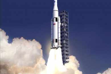 A primeira missão tripulada com o novo foguete está programada para 2012 (Imagem - NASA)