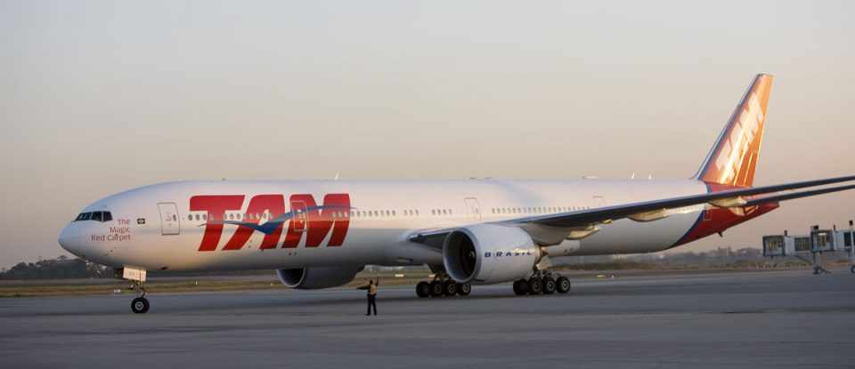Os voos internacionais de longa distância da Tam são operados com as aeronaves Boeing 777 (na foto), 767 e Airbus A330 (Foto - Tam)