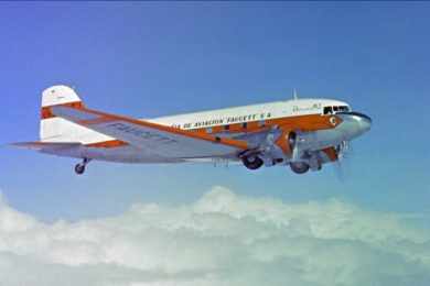 Relíquia dos anos 1930, o DC-3 ainda estavam em operação no Peru na década de 1980 (Foto – Faucett)