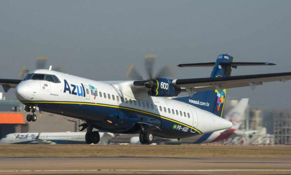 Cada um dos motores turbo-hélice do ATR 72 geram 2.475 hp (Foto - Azul)