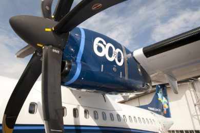As hélices dos motores do ATR são praticamente indestrutíveis. O equipamento é construído com fibra de carbono (Foto Azul)