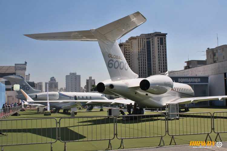 A Bombardier levou os seus principais jato para o evento, como o Global 6000 de longo alcance (Foto - Airway)