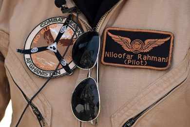 As insígnias da Capitã Niloofar Rahmani (Foto - FAA)