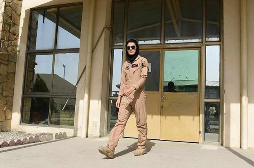 Niloofar Rahmani deixa a Força Aérea do Afeganistão, mas seu futuro é promissor (Foto - FAA)