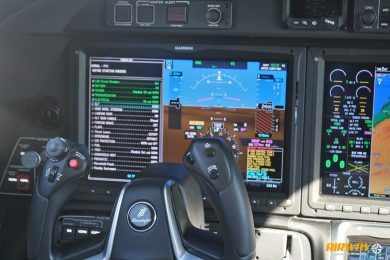 O 'glass-cockpit' do HondaJet