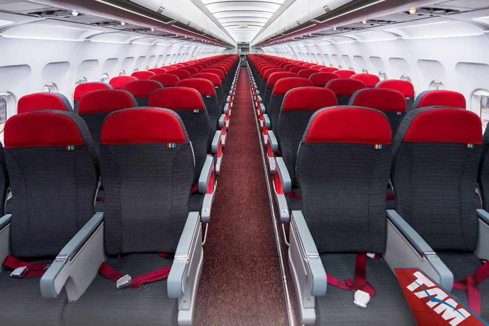 Os novos assentos dos Airbus da TAM ainda não têm marcas da LATAM (Foto - Tam)