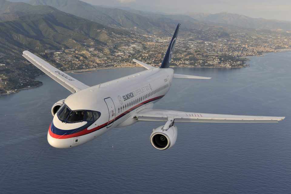 O Sukhoi Superjet pode carregar até 100 passageiros (Foto - Sukhoi)