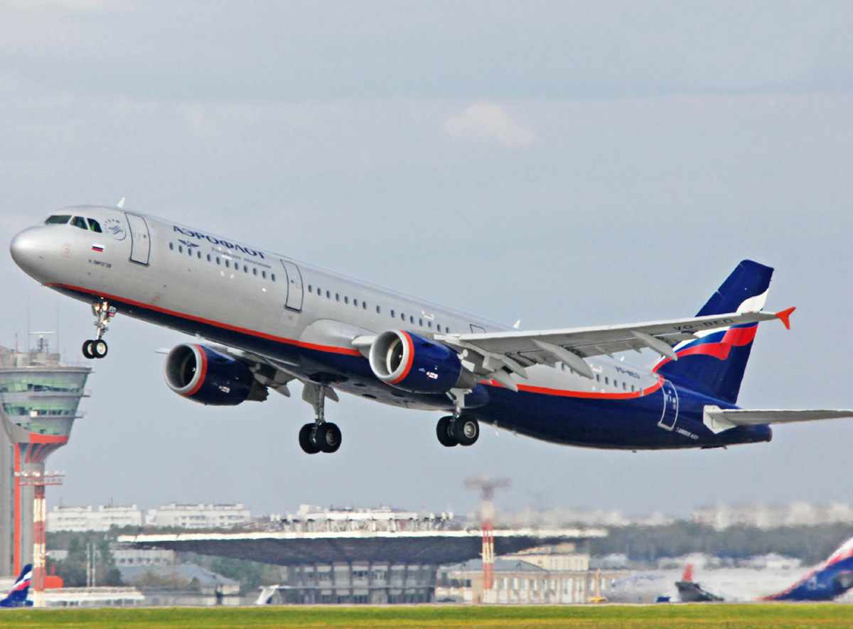A Aeroflot, empresa estatal russa, tem a maior frota de SSJ 100 (Aeroflot)