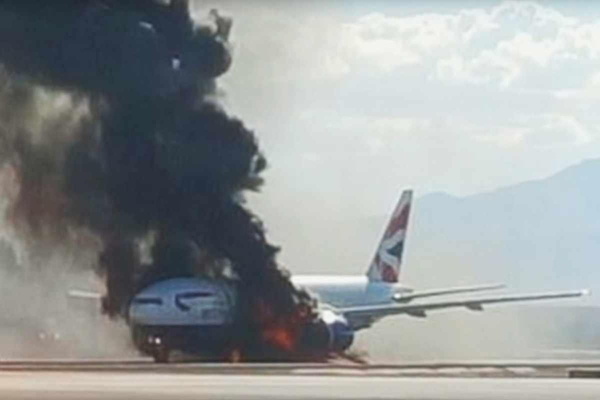 Boeing 777 da British Airways pega fogo no aeroporto de Las Vegas