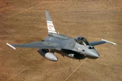 O F-16 AFTI (Advanced Fighter Technology Integration)