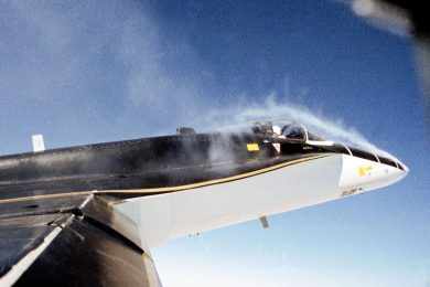 O efeito do alto ângulo de ataque no F/A-18 HARM