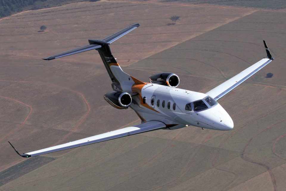O Phenom 300 alcança até 840 km/h e tem autonomia de 3.100 km (Embraer)