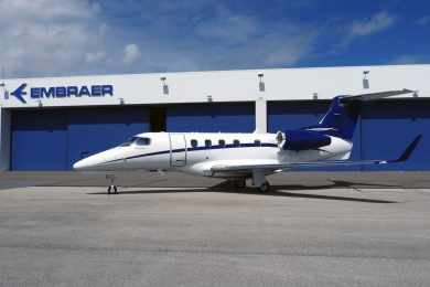 A Embraer entrou o 300º Phenom 300 a um cliente particular nos EUA; o jato custa US$ 8,5 milhões (Embraer)