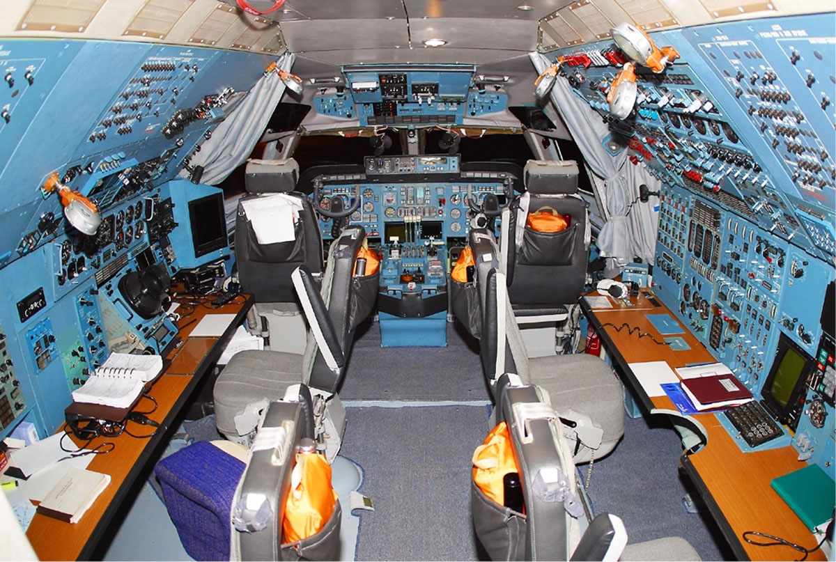 O AN-225 é operado por pelo menos seis tripulantes (Antonov)