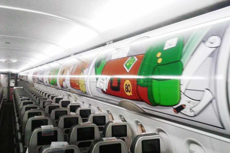 O interior da aeronave também foi decorado com temas da Turma da Mônica (Avianca)