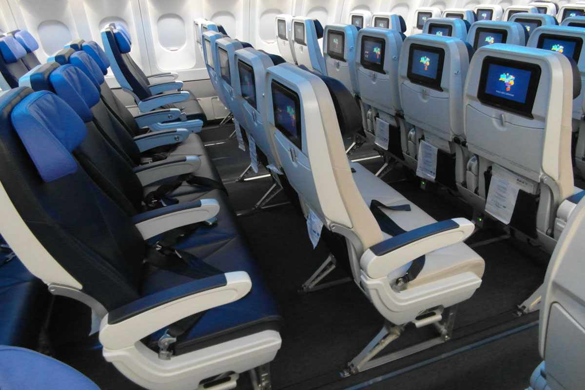 A Azul oferece duas opções de classe econômica, diferenciadas pelo espaço e cor dos assentos (Thiago Vinholes)