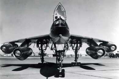 O Hustler era impulsionado por quatro motores General Eletric (USAF)