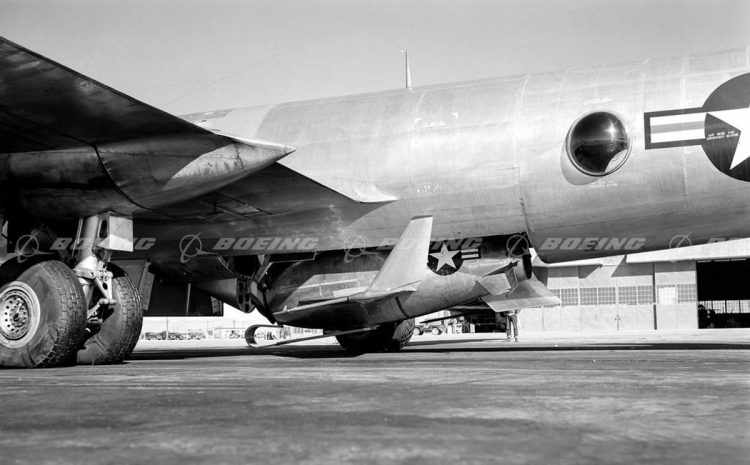 O Goblin era carregado no porão de bombas do B-29
