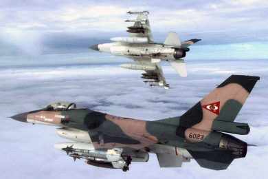 A Força Aérea da Venezuela possui 24 caças F-16 (FAV)