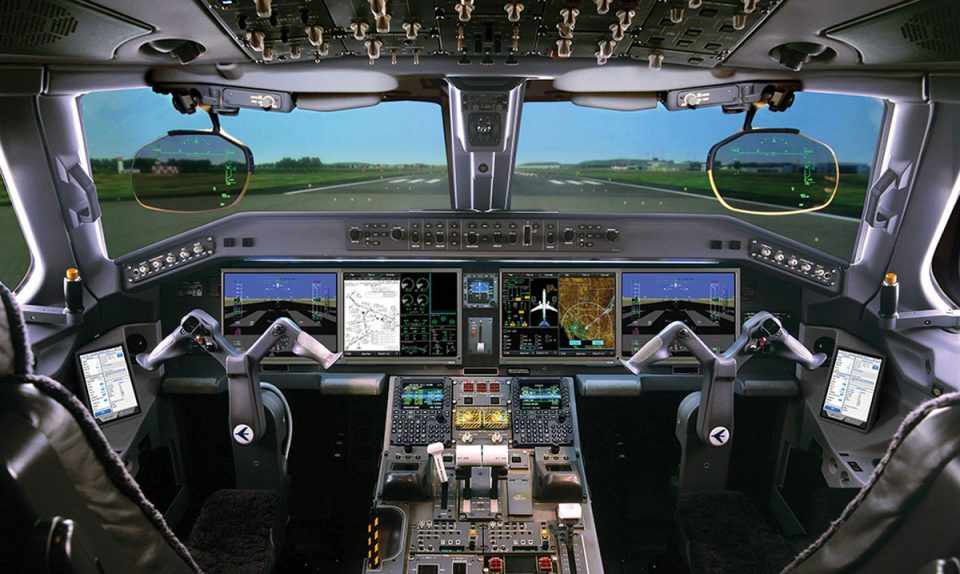 O painel com head-up display será oferecido como item opcional (Embraer)