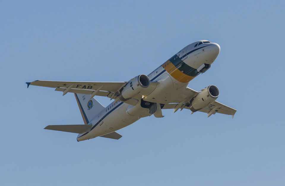 O VC1-A pode voar de Brasília até Paris ou Washington sem escalas (FAB)