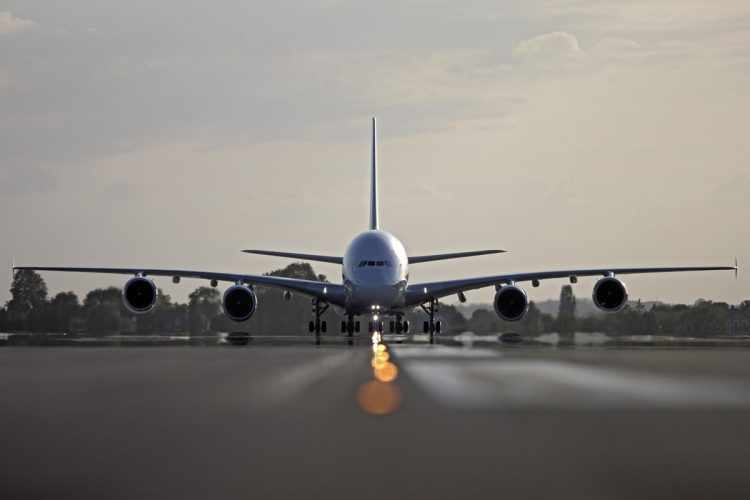 De ponta a ponta das asas, o A380 tem 80 metros, mais que um prédio de 20 andares