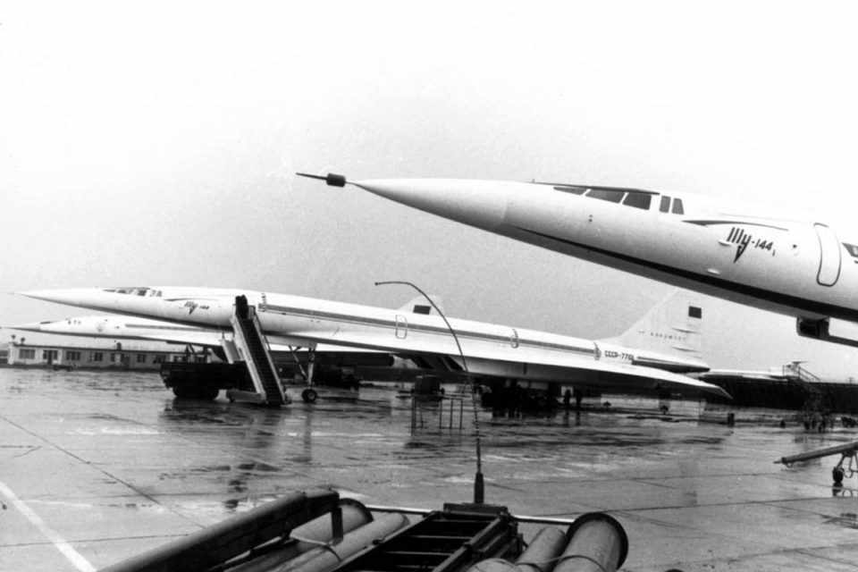 Foram construídos no total 16 unidades do Tu-144, sem contar protótipos que não voaram