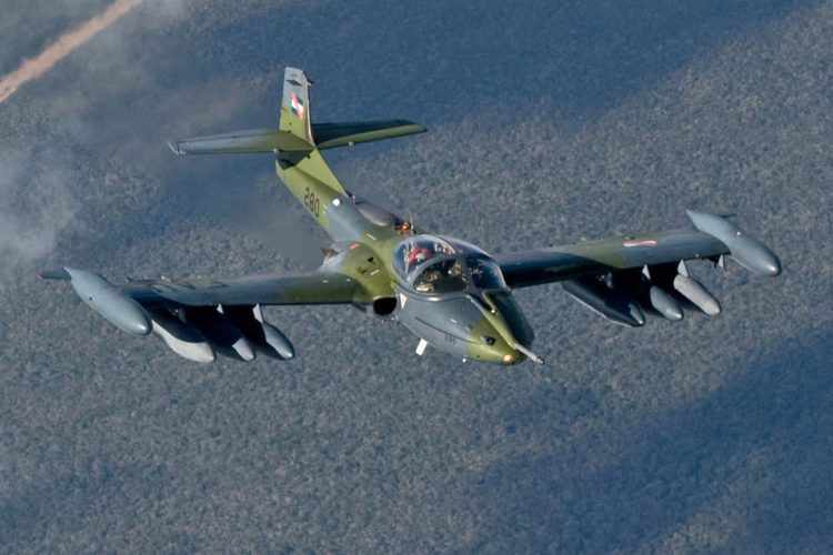 Veterano da Guerra do Vietnã, o Cessna A-37 continua em operação no Uruguai (FAB)