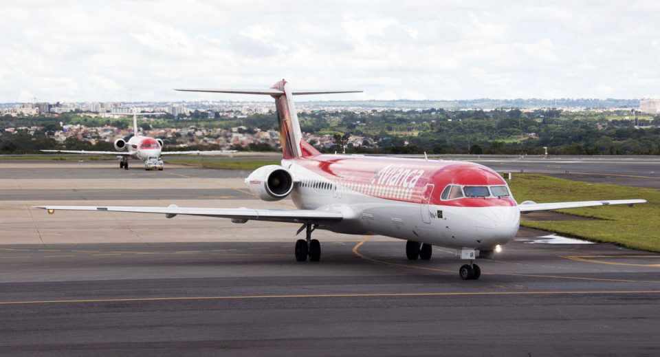 O primeiro voo do Fokker 100 ocorreu em 30 de novembro de 1986 (Avianca)