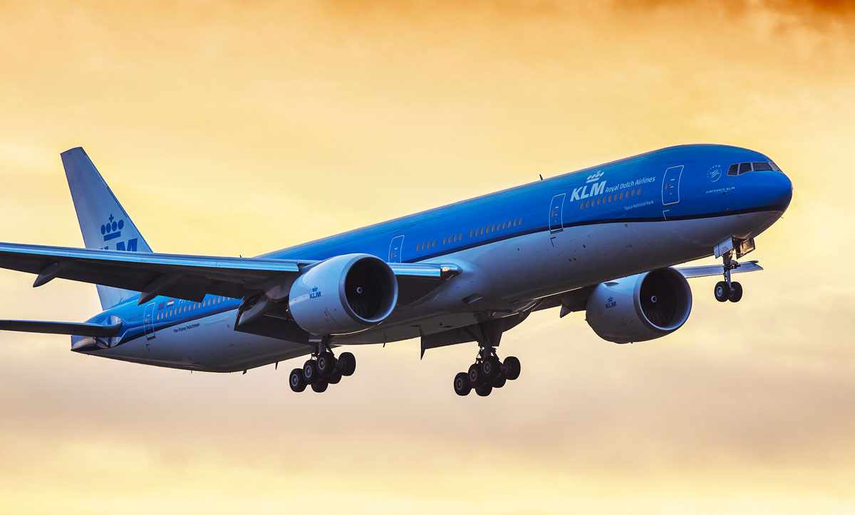 As portas de emergência do avião só podem ser abertas com a aeronave no solo (KLM)