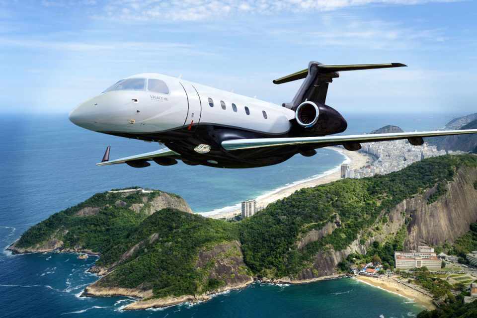 O jato executivo Legacy 450 agora pode realizar voos transoceânicos sem escalas (Embraer)