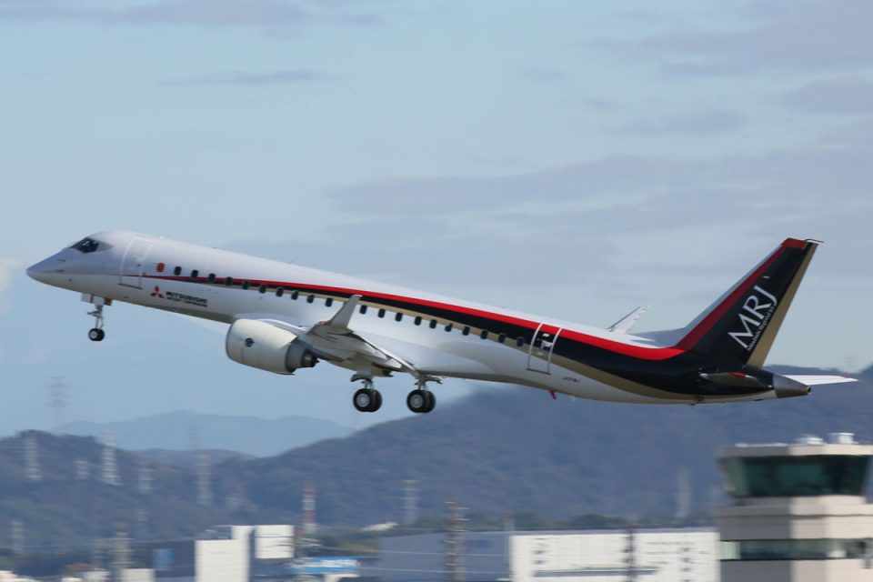 Japão volta a voar! O MRJ realizou um voo de 90 minutos pela costa japonesa (Mitsubishi)