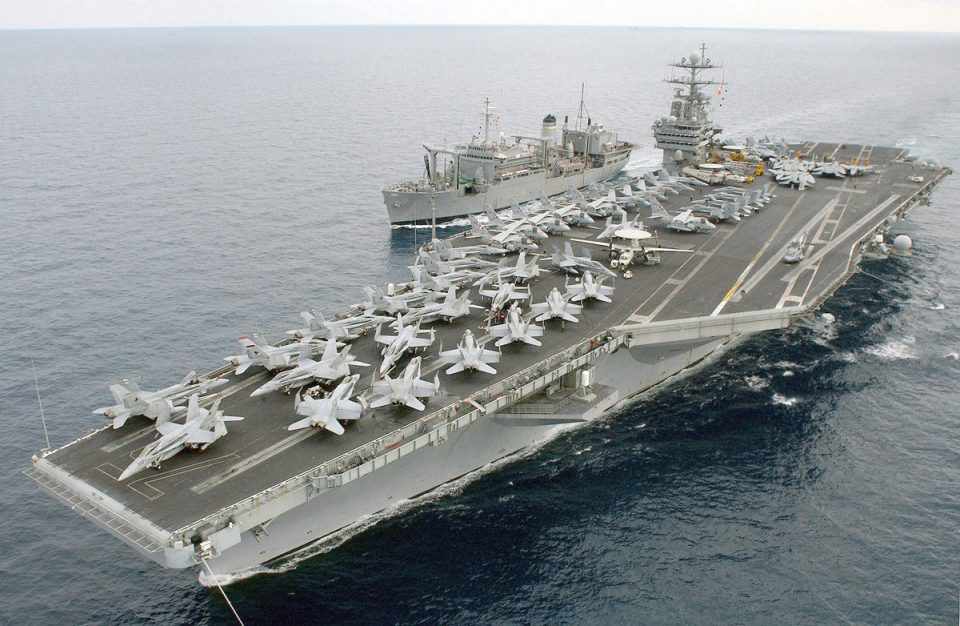 A chegada do porta-aviões USS Harry S. Truman vai reforçar significativamente o esforço dos EUA na região (US Navy)