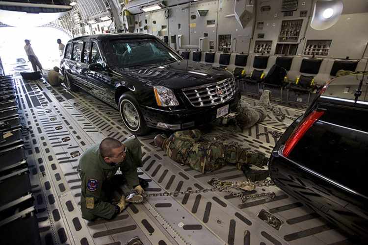 O Globemaster é o responsável por transportar a limousine blindada do presidente dos EUA (USAF)