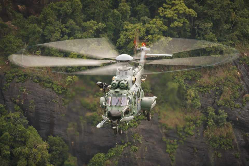 O Caracal é o maior helicóptero de transporte tático das forças armadas brasileiras (FAB)
