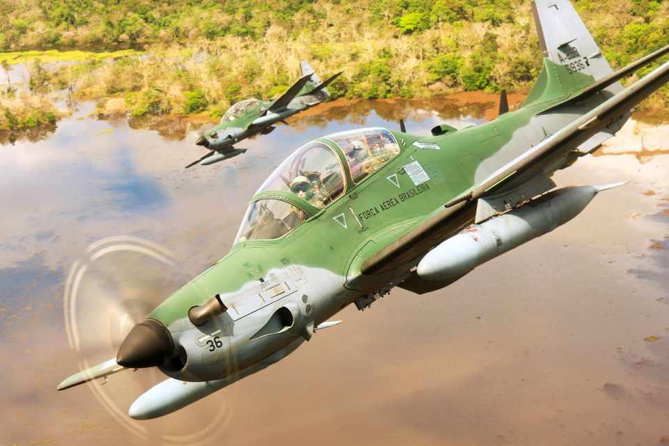 O Super Tucano é um dos principais aviões militares em serviço no Brasil (FAB)